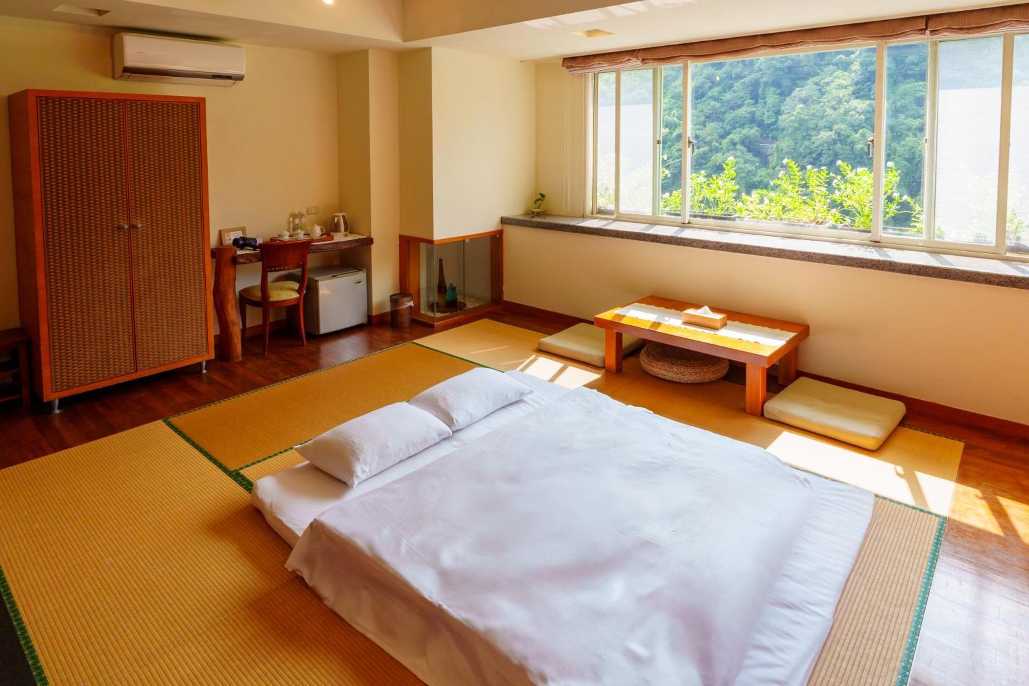 スプリング スパ ホテル 烏来区 エクステリア 写真